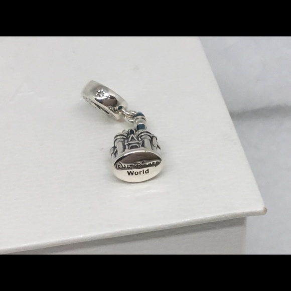 Pandora Disney Park WDW New Cinderella Castle - Picture 2 of 5